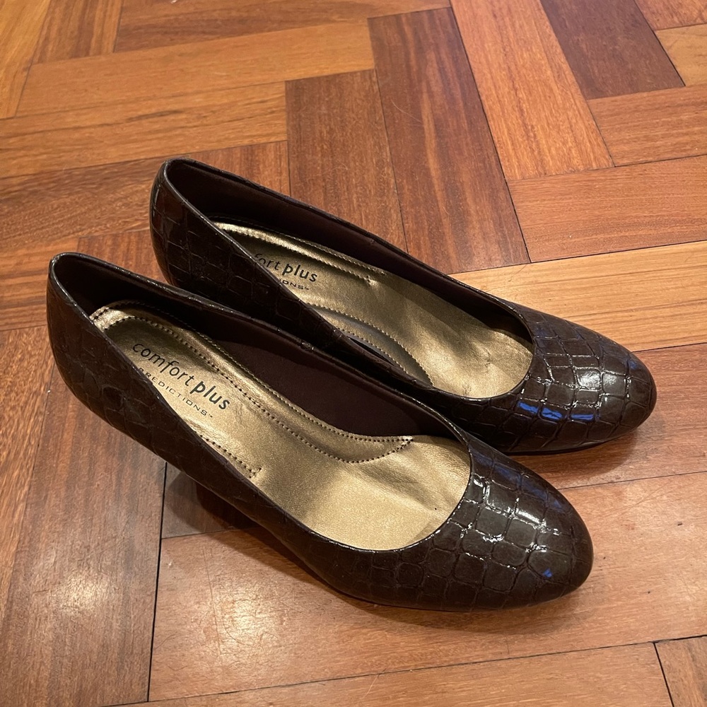 brown snake skin, size 10, comfort plus by predictions